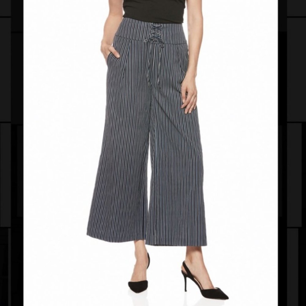 NWT PAIGE CHARISMA NAVY STRIPE WIDE LEG PANTS‎ 10